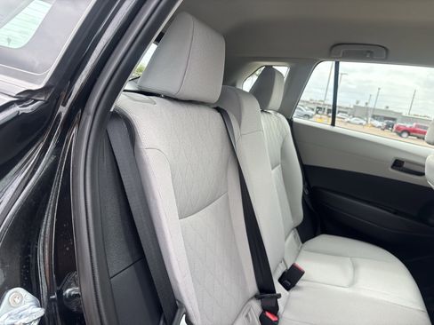 Used 2025 Toyota Corolla Cross L FWD image 12
