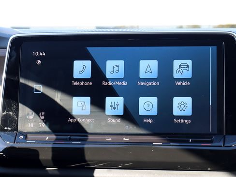 Used 2025 Volkswagen Atlas SE image 24