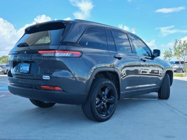 Used 2025 Jeep Grand Cherokee Limited w/ Luxury Tech Group II RWD image 7