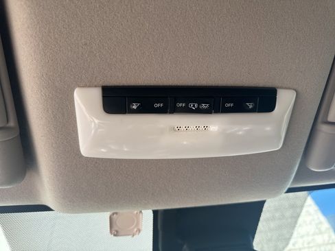 Used 2021 Nissan Versa S image 16