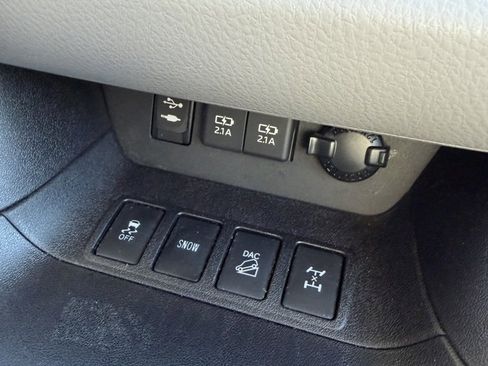 Used 2019 Toyota Highlander Limited image 18