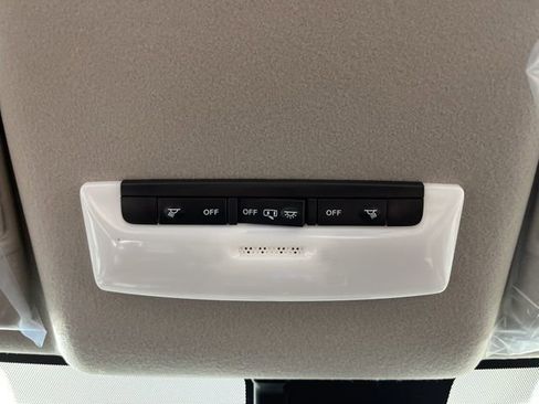 New 2025 Nissan Versa SV w/ Trunk Package image 31