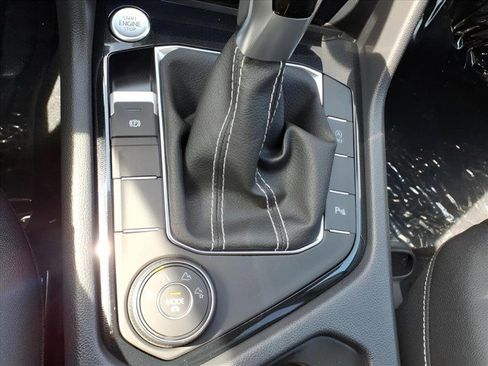 New 2025 Volkswagen Taos SEL image 22