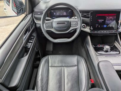Used 2024 Jeep Wagoneer Series II w/ Flexible Seating Group