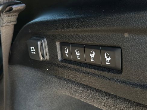 Used 2021 Jeep Grand Cherokee L Summit w/ Advanced Protech Group IV AWD/4WD image 28