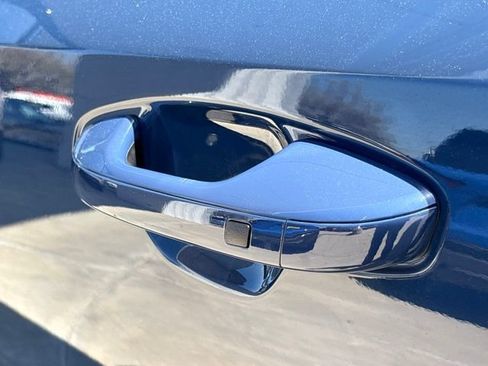 Used 2025 Kia Sorento S w/ Panoramic Sunroof Package FWD image 18