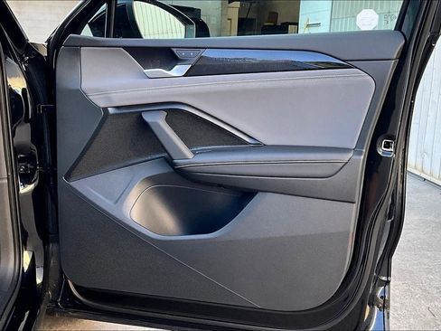 New 2025 Volkswagen Tiguan SE image 27