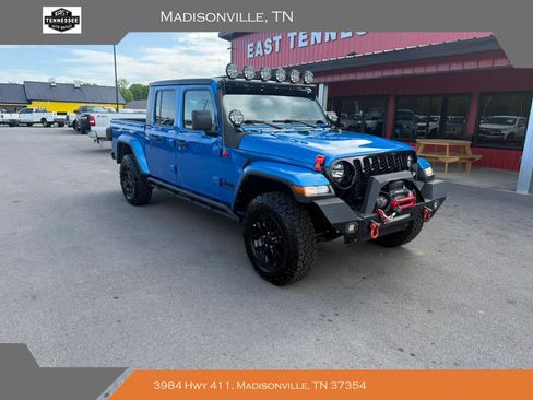 Used 2021 Jeep Gladiator Sport AWD/4WD image 1