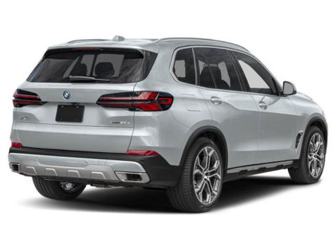 Used 2026 BMW X5 xDrive50e w/ M Sport Package AWD/4WD image 3