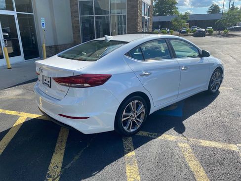 Used 2017 Hyundai Elantra Limited w/ Limited Tech Package 04 FWD image 5