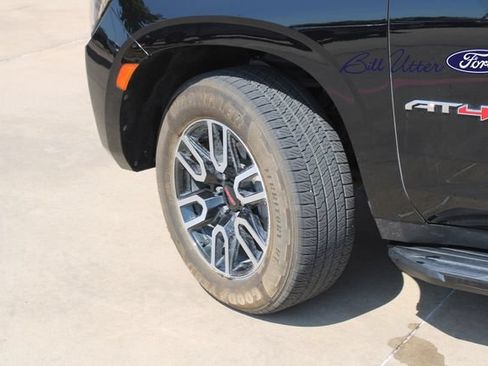 Used 2023 GMC Yukon AT4 AWD/4WD image 9