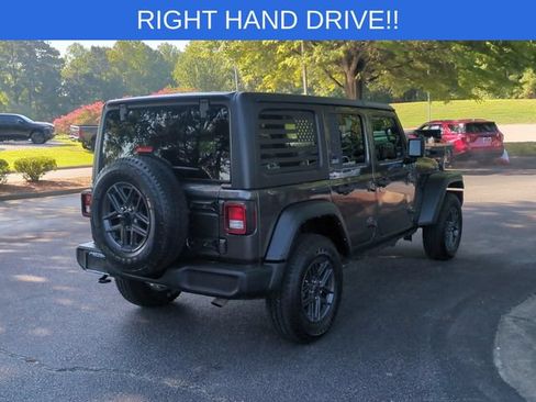 Used 2024 Jeep Wrangler Unlimited Sport w/ Convenience Group AWD/4WD image 5