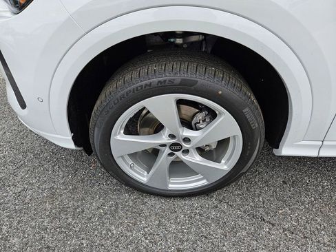 New 2025 Audi Q5 Premium Plus image 25