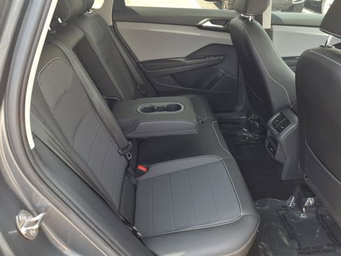 Certified 2022 Volkswagen Taos SE image 14