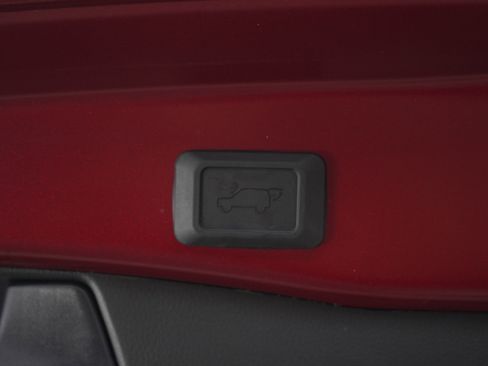 Used 2025 Toyota RAV4 XLE image 16