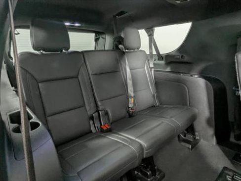 Used 2021 Chevrolet Suburban LT w/ Rear Media and Nav Package RWD image 23