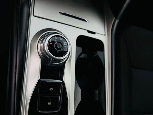 Used 2022 Ford Explorer XLT image 19