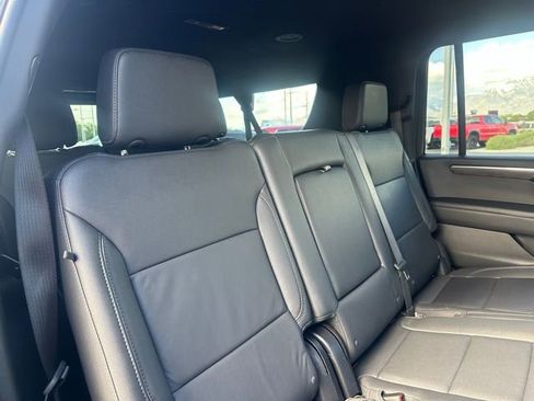 Certified 2025 Chevrolet Suburban Z71 AWD/4WD image 15