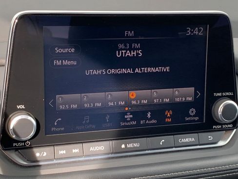 Used 2025 Nissan Rogue SV image 20