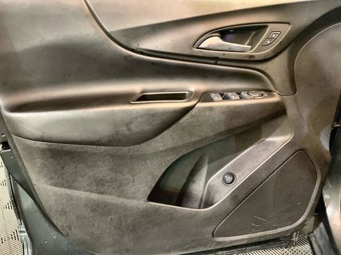 Used 2018 Chevrolet Equinox LT w/ Sun & Infotainment Package image 21