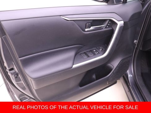 Used 2020 Toyota RAV4 XLE Premium image 9