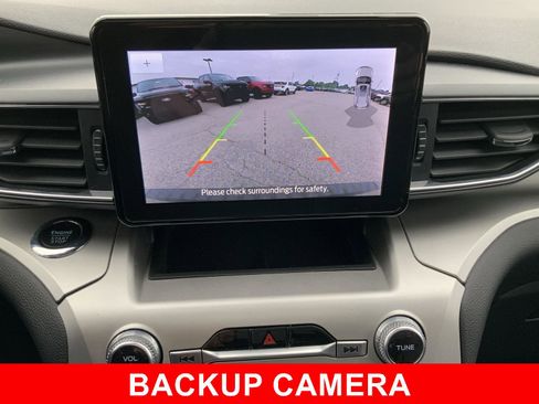 Used 2022 Ford Explorer XLT w/ Equipment Group 202A AWD/4WD image 44