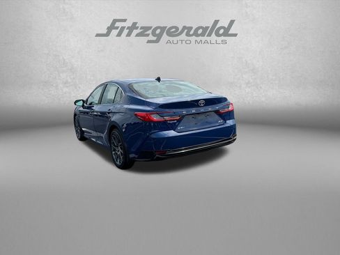 Used 2025 Toyota Camry XLE FWD image 6