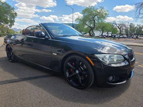 Used 2012 BMW 335i Convertible image 19