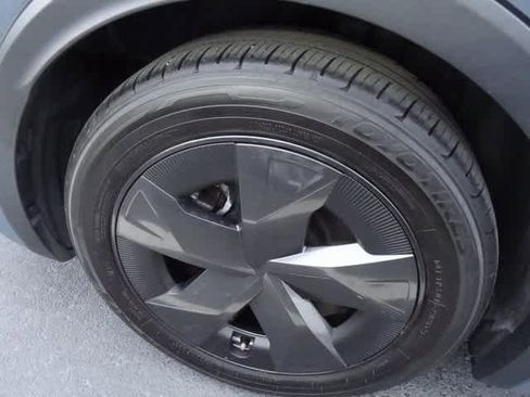 Used 2024 Toyota Prius LE image 13