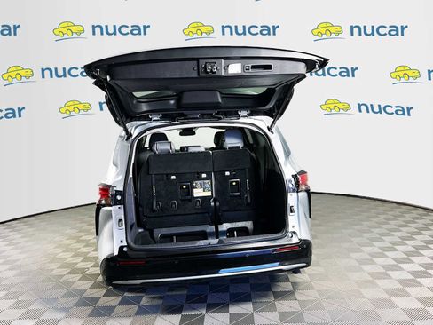 Used 2022 Toyota Sienna Limited AWD/4WD image 6