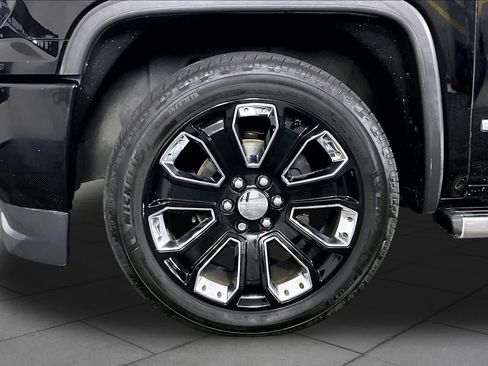 Used 2018 GMC Sierra 1500 Denali w/ Denali Ultimate Package AWD/4WD image 10
