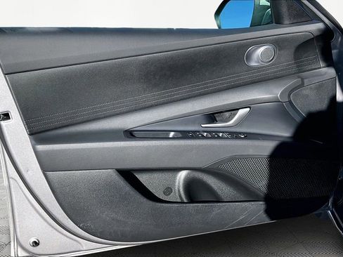 Used 2024 Hyundai Elantra SE image 23