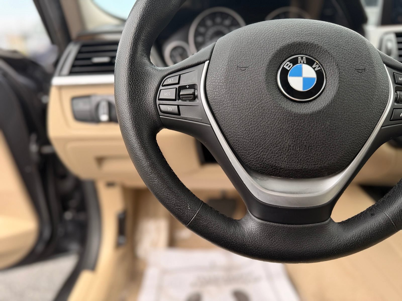 Used 2015 BMW 328i xDrive Sedan AWD/4WD image 18