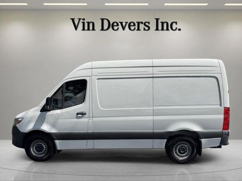 Used 2024 Mercedes-Benz Sprinter 2500 image 5