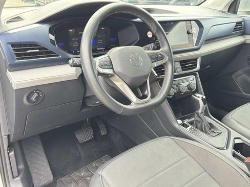 Used 2024 Volkswagen Taos SE FWD image 16