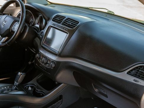 Used 2017 Dodge Journey Crossroad FWD image 11