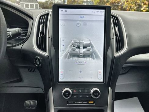 Used 2024 Ford Edge SE image 17