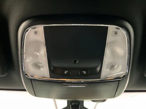 Used 2018 Jeep Grand Cherokee Laredo RWD image 20