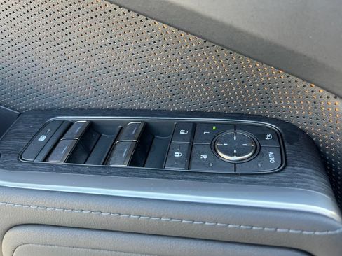 Used 2026 Lexus GX 550 w/ Cold Area Package AWD/4WD image 11