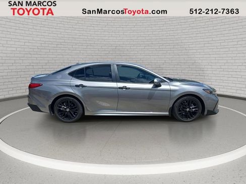 Used 2025 Toyota Camry SE w/ Convenience Package FWD image 4