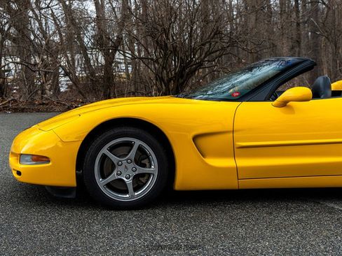 Used 2001 Chevrolet Corvette Convertible w/ Preferred Equipment Group2 image 4