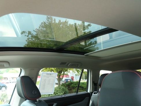 Used 2025 Volkswagen Atlas Peak Edition SE image 17