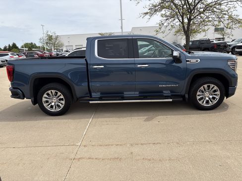 Used 2025 GMC Sierra 1500 Denali w/ Technology Package AWD/4WD image 8