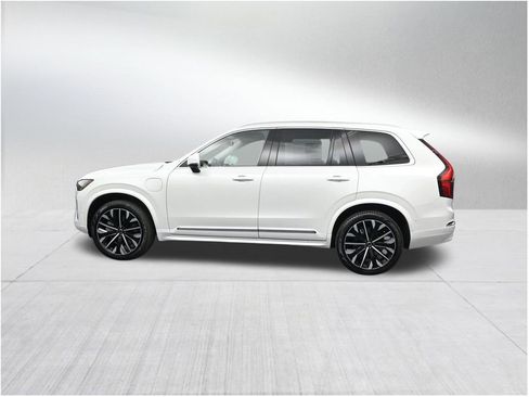 New 2026 Volvo XC90 T8 Ultra w/ Protection Package Premier AWD/4WD image 2