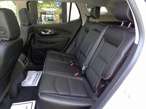 Used 2019 GMC Terrain Denali w/ Advanced Safety Package AWD/4WD image 17