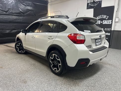 Used 2017 Subaru Crosstrek 2.0i Premium AWD/4WD image 4