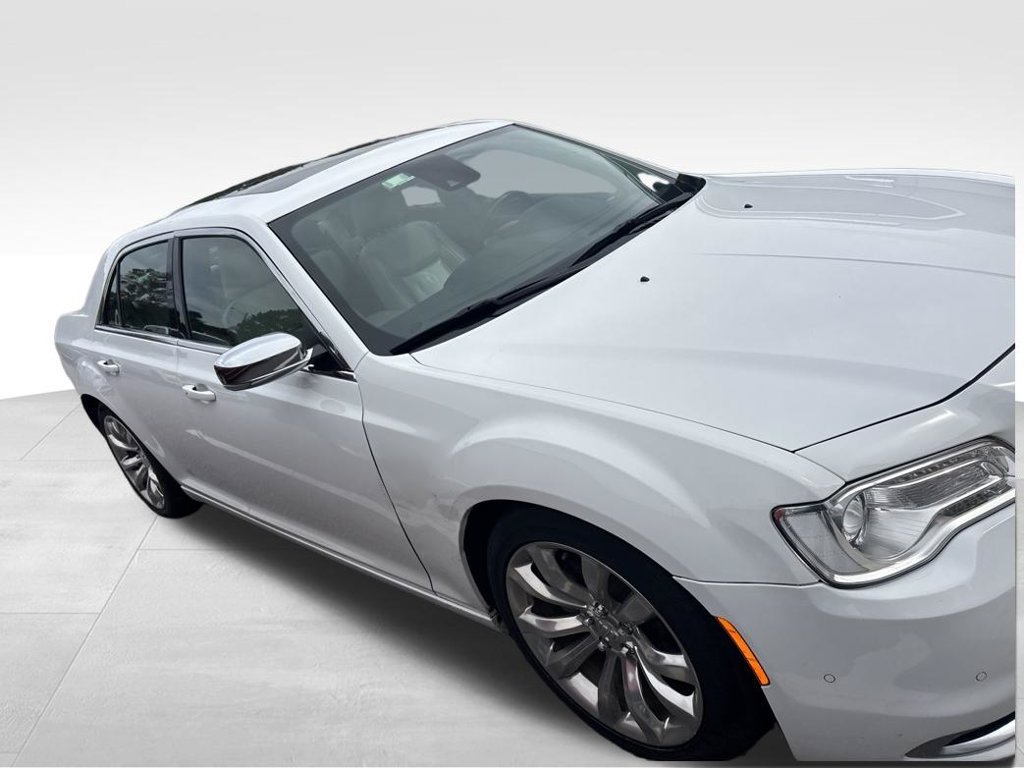 Used 2021 Chrysler 300 Touring L RWD image 3