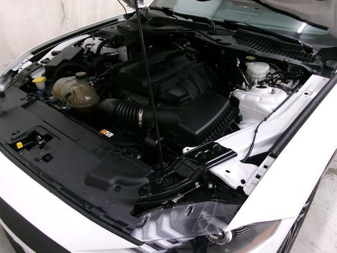 Used 2018 Ford Mustang Premium RWD image 34