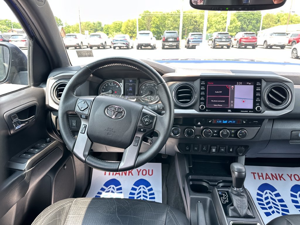 Used 2022 Toyota Tacoma TRD Off-Road w/ TRD Premium Off Road Package AWD/4WD image 18