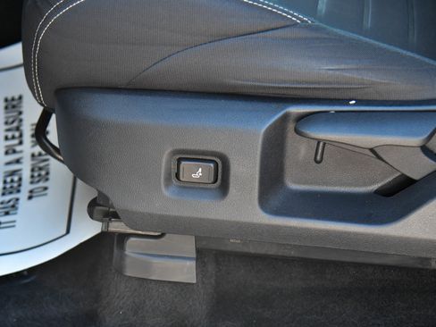 Used 2024 Toyota Tacoma TRD Off-Road image 16